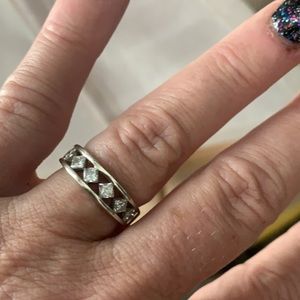 14K White Gold Diamond Ring. Over 1.0 TCW.